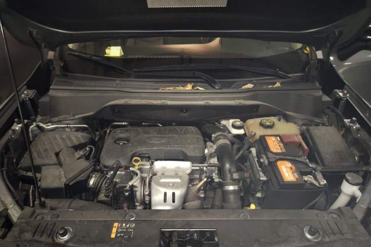 Used Chevrolet Orlando 2018 Redline 530T Automatic Enjoyment Edition (5+2 Model) – China V Standard Engine Bay