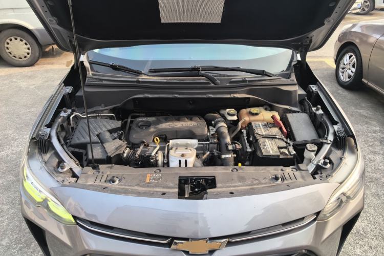 Used Chevrolet Orlando 2018 530T Automatic Luxury Edition (5+2 Model) China V Standard Engine Bay