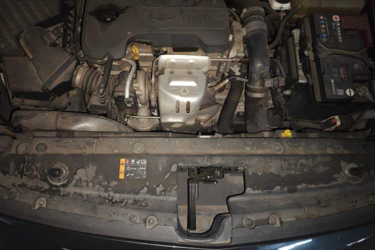 Used Chevrolet Orlando 2018 Redline 530T Automatic Zhaoxiang Edition (5+2 Seating) – China V Standard Engine Bay