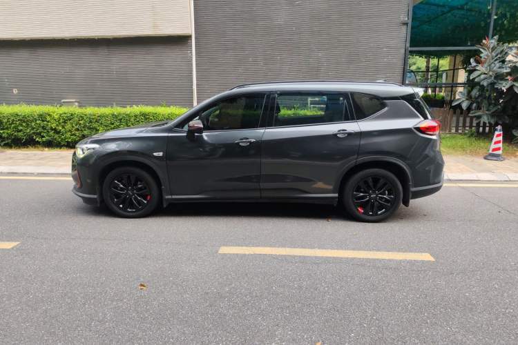 Used Chevrolet Orlando 2018 Redline 530T Automatic Enjoyment Edition (5+2 Model) – China V Standard Exterior 2