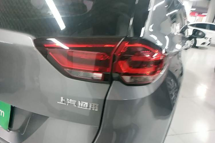 Used Chevrolet Orlando 2018 530T Automatic Luxury Edition (5+2 Model) China V Standard Exterior 3
