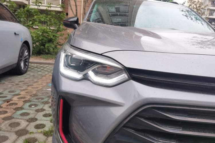 Used Chevrolet Orlando 2018 Redline 530T Automatic Zhaoxiang Edition (5+2 Seating) – China V Standard Exterior 6