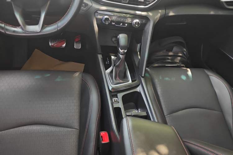 Used Chevrolet Orlando 2018 Redline 530T Automatic Enjoyment Edition (5+2 Model) – China V Standard Gear Lever