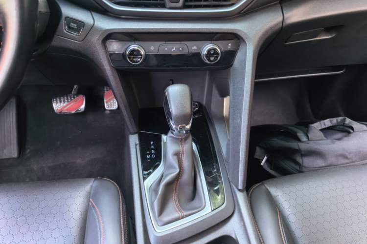 Used Chevrolet Orlando 2018 Redline 530T Automatic Enjoyment Edition (5+2 Model) – China V Standard Gear Lever