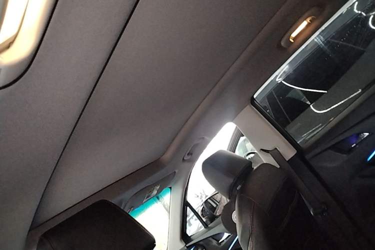 Used Chevrolet Orlando 2018 Redline 530T Automatic Enjoyment Edition (5+2 Model) – China V Standard Headliner