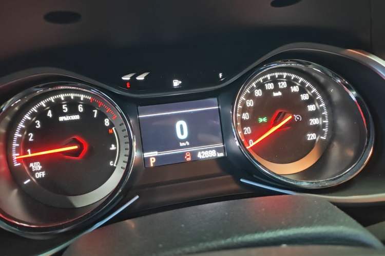 Used Chevrolet Orlando 2018 Redline 530T Automatic Zhaoxiang Edition (5+2 Seating) – China V Standard Instrument Cluster