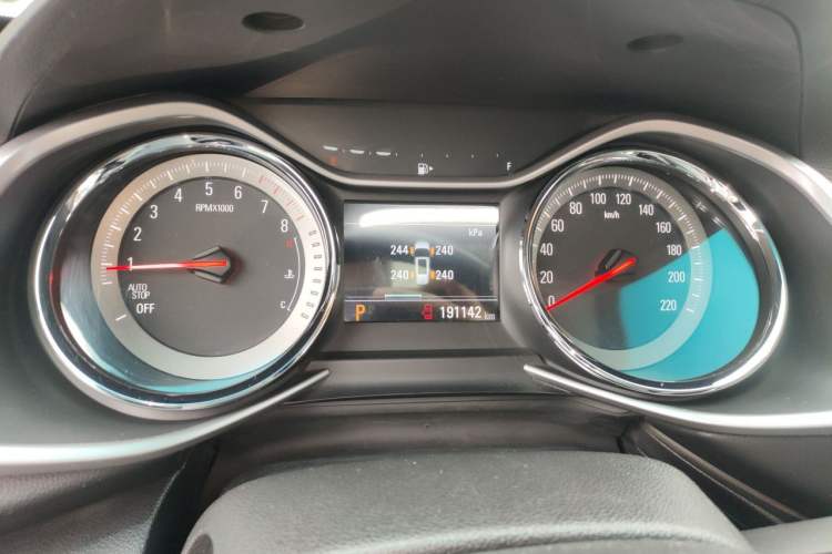 Used Chevrolet Orlando 2018 Redline 530T Automatic Zhaoxiang Edition (5+2 Seating) – China V Standard Instrument Cluster