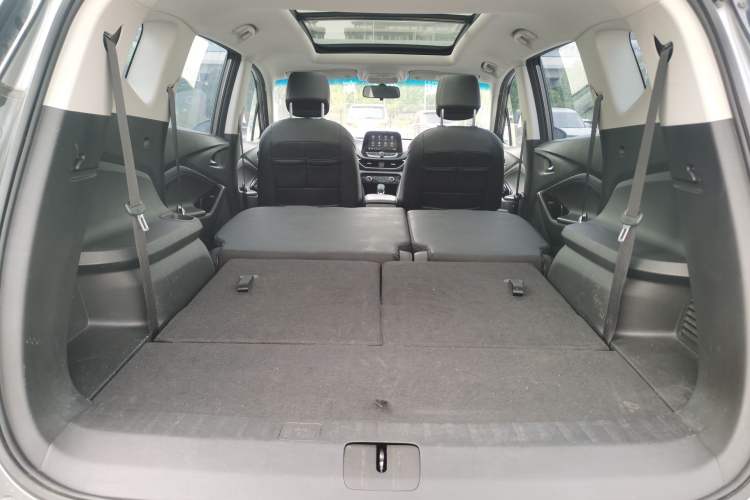 Used Chevrolet Orlando 2018 Redline 530T Automatic Enjoyment Edition (5+2 Model) – China V Standard Interior 3