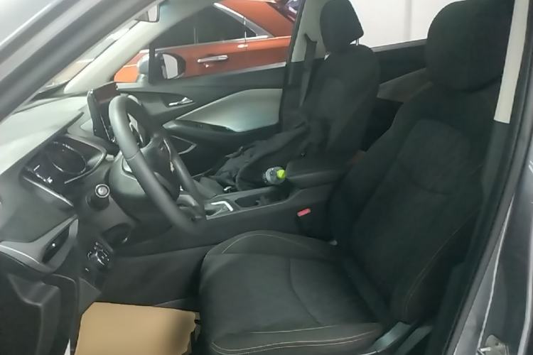Used Chevrolet Orlando 2018 530T Automatic Luxury Edition (5+2 Model) China V Standard Left Front Seat