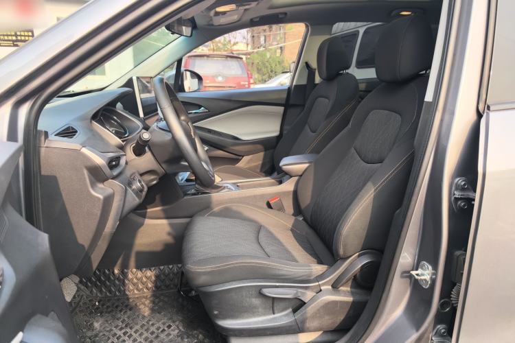 Used Chevrolet Orlando 2018 530T Automatic Luxury Edition (5+2 Model) China V Standard Left Front Seat