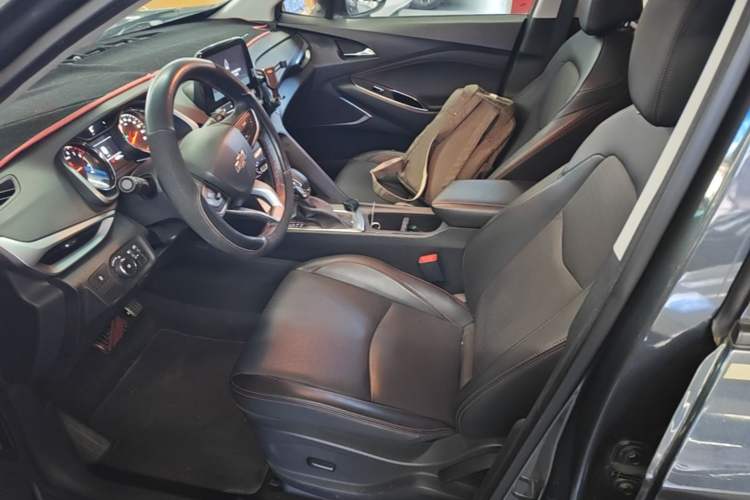Used Chevrolet Orlando 2018 Redline 530T Automatic Zhaoxiang Edition (5+2 Seating) – China V Standard Left Front Seat