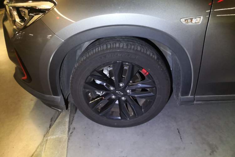 Used Chevrolet Orlando 2018 Redline 530T Automatic Enjoyment Edition (5+2 Model) – China V Standard Left Front Wheel Hub