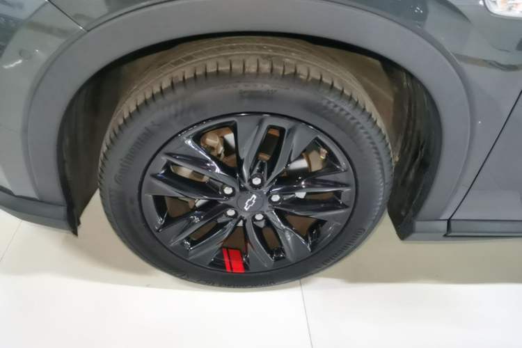 Used Chevrolet Orlando 2018 Redline 530T Automatic Zhaoxiang Edition (5+2 Seating) – China V Standard Left Front Wheel Hub