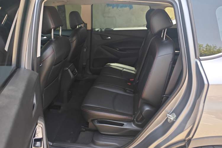 Used Chevrolet Orlando 2018 Redline 530T Automatic Enjoyment Edition (5+2 Model) – China V Standard Left Rear Seat