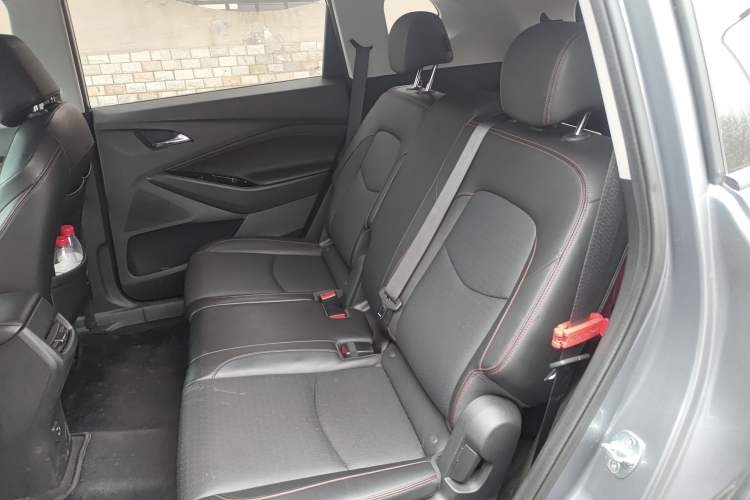 Used Chevrolet Orlando 2018 Redline 530T Automatic Enjoyment Edition (5+2 Model) – China V Standard Left Rear Seat