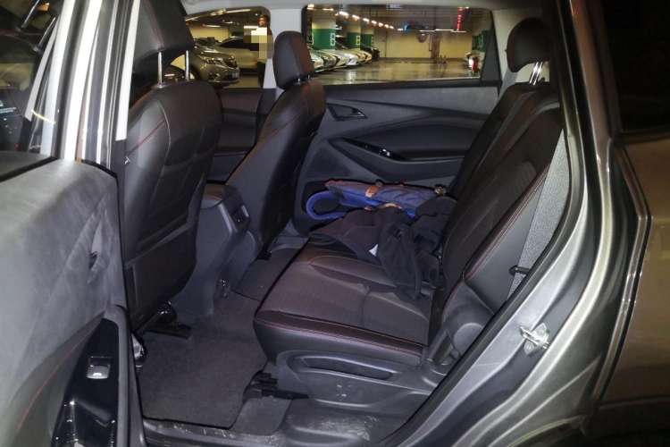 Used Chevrolet Orlando 2018 Redline 530T Automatic Enjoyment Edition (5+2 Model) – China V Standard Left Rear Seat