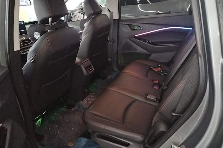 Used Chevrolet Orlando 2018 Redline 530T Automatic Enjoyment Edition (5+2 Model) – China V Standard Left Rear Seat