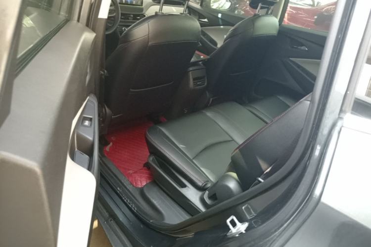 Used Chevrolet Orlando 2018 530T Automatic Luxury Edition (5+2 Model) China V Standard Left Rear Seat