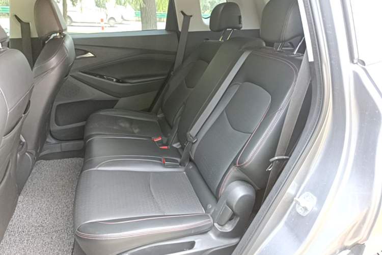 Used Chevrolet Orlando 2018 Redline 530T Automatic Enjoyment Edition (5+2 Model) – China V Standard Left Rear Seat