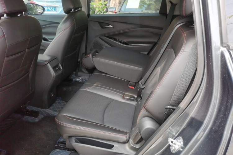 Used Chevrolet Orlando 2018 Redline 530T Automatic Enjoyment Edition (5+2 Model) – China V Standard Left Rear Seat