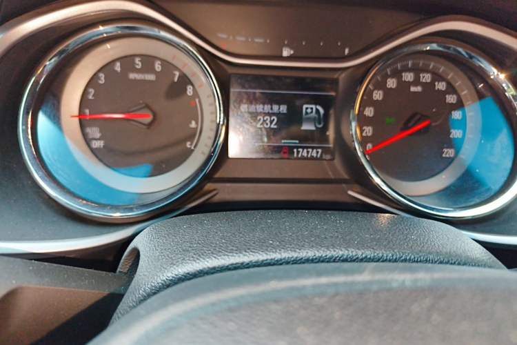 Used Chevrolet Orlando 2018 Redline 530T Automatic Enjoyment Edition (5+2 Model) – China V Standard Odometer Close Up