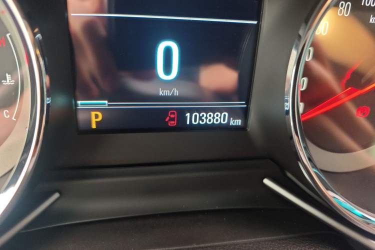 Used Chevrolet Orlando 2018 Redline 530T Automatic Enjoyment Edition (5+2 Model) – China V Standard Odometer Close Up