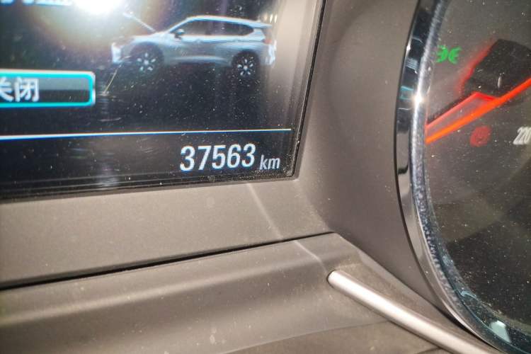 Used Chevrolet Orlando 2018 Redline 530T Automatic Enjoyment Edition (5+2 Model) – China V Standard Odometer Close Up