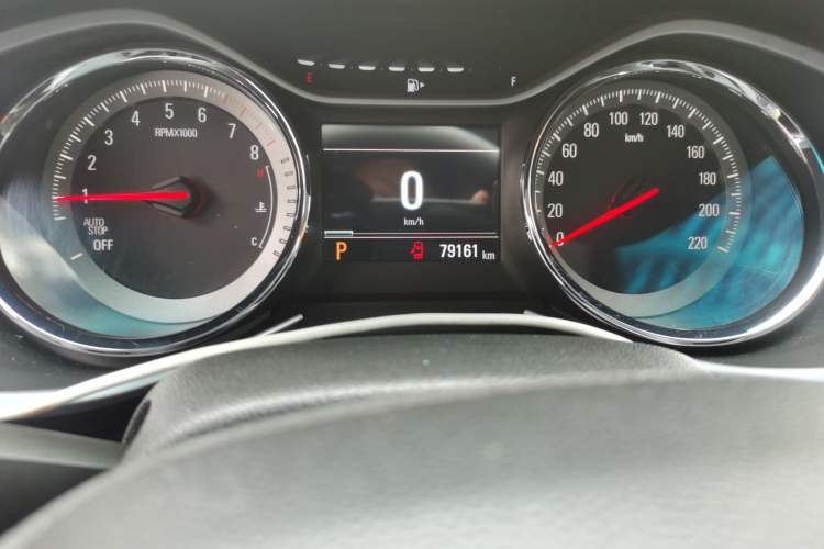 Used Chevrolet Orlando 2018 Redline 530T Automatic Enjoyment Edition (5+2 Model) – China V Standard Odometer Close Up