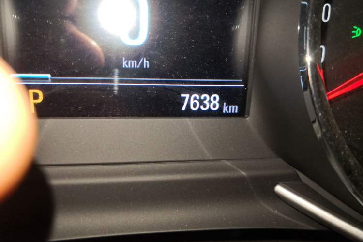 Used Chevrolet Orlando 2018 Redline 530T Automatic Enjoyment Edition (5+2 Model) – China V Standard Odometer Close Up