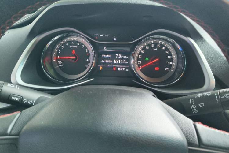 Used Chevrolet Orlando 2018 Redline 530T Automatic Zhaoxiang Edition (5+2 Seating) – China V Standard Odometer Close Up