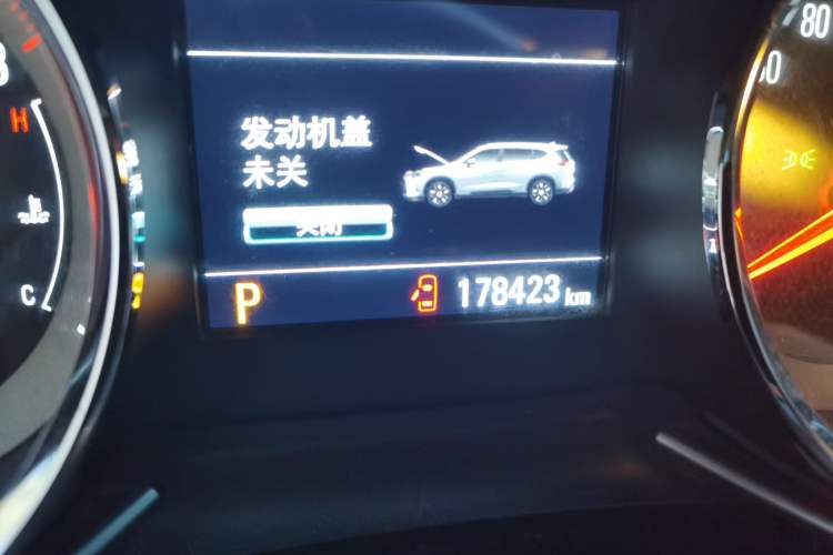 Used Chevrolet Orlando 2018 Redline 530T Automatic Enjoyment Edition (5+2 Model) – China V Standard Odometer Close Up