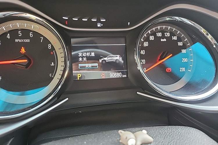 Used Chevrolet Orlando 2018 Redline 530T Automatic Enjoyment Edition (5+2 Model) – China V Standard Odometer Close Up