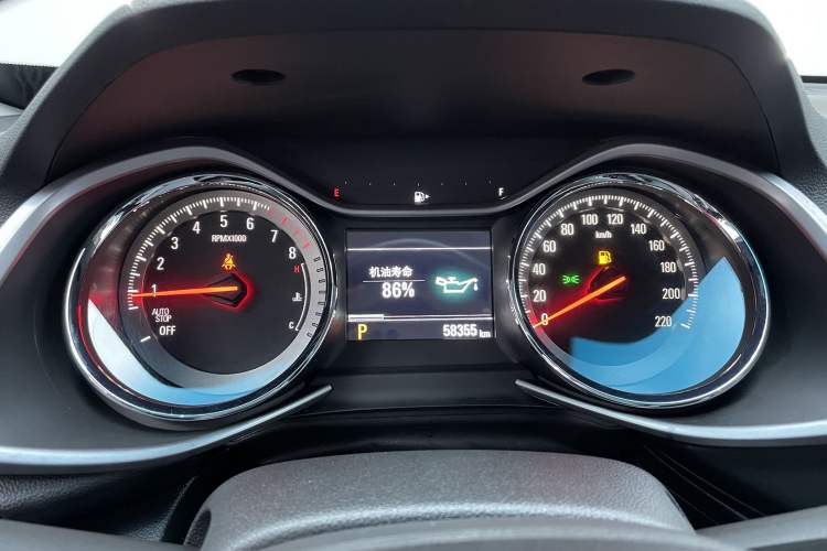 Used Chevrolet Orlando 2018 Redline 530T Automatic Enjoyment Edition (5+2 Model) – China V Standard Odometer Close Up