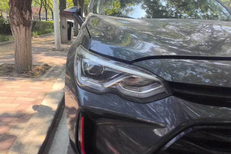 Used Chevrolet Orlando 2018 Redline 530T Automatic Zhaoxiang Edition (5+2 Seating) – China V Standard Right Front Headlight