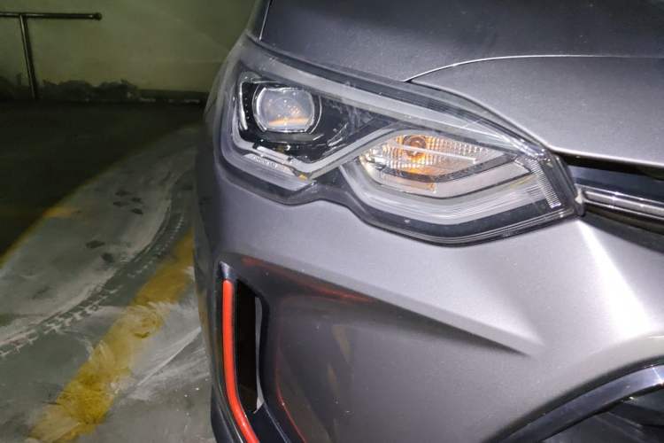 Used Chevrolet Orlando 2018 Redline 530T Automatic Zhaoxiang Edition (5+2 Seating) – China V Standard Right Front Headlight
