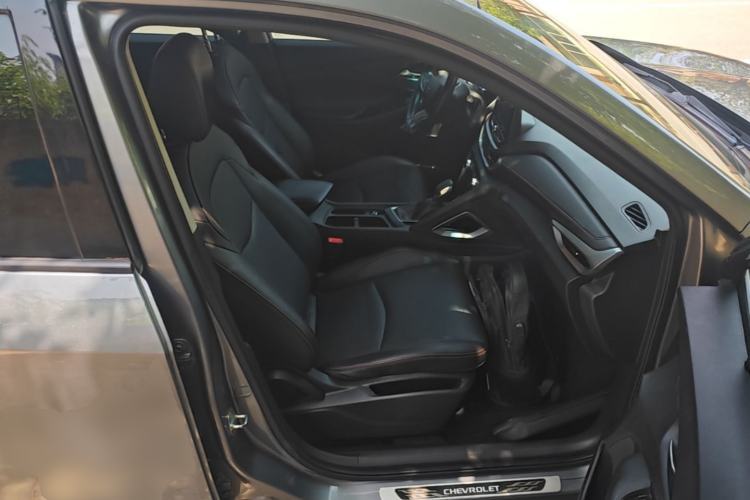 Used Chevrolet Orlando 2018 Redline 530T Automatic Enjoyment Edition (5+2 Model) – China V Standard Right Front Seat