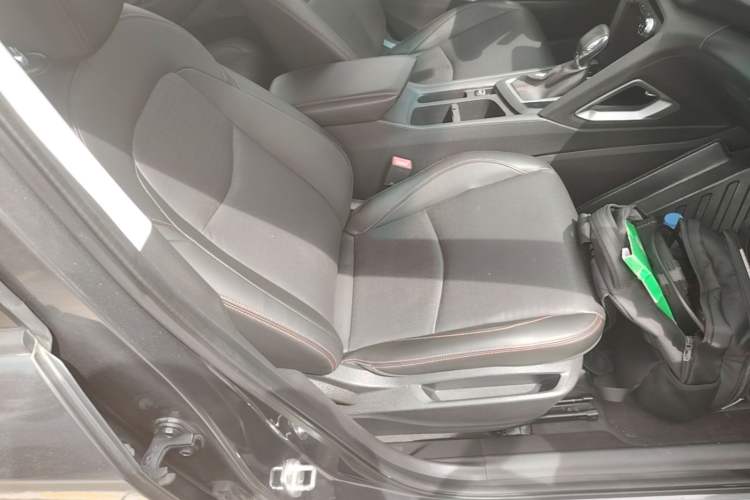 Used Chevrolet Orlando 2018 Redline 530T Automatic Enjoyment Edition (5+2 Model) – China V Standard Right Front Seat