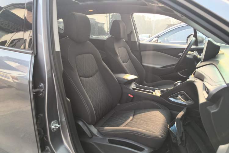 Used Chevrolet Orlando 2018 530T Automatic Luxury Edition (5+2 Model) China V Standard Right Front Seat