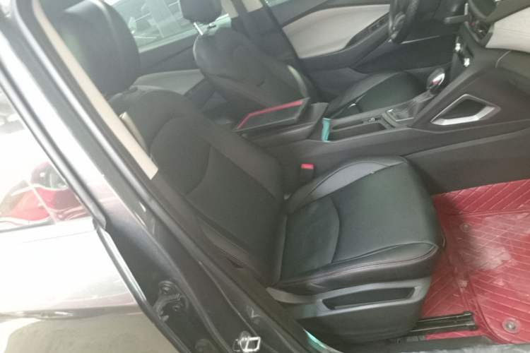 Used Chevrolet Orlando 2018 530T Automatic Luxury Edition (5+2 Model) China V Standard Right Front Seat