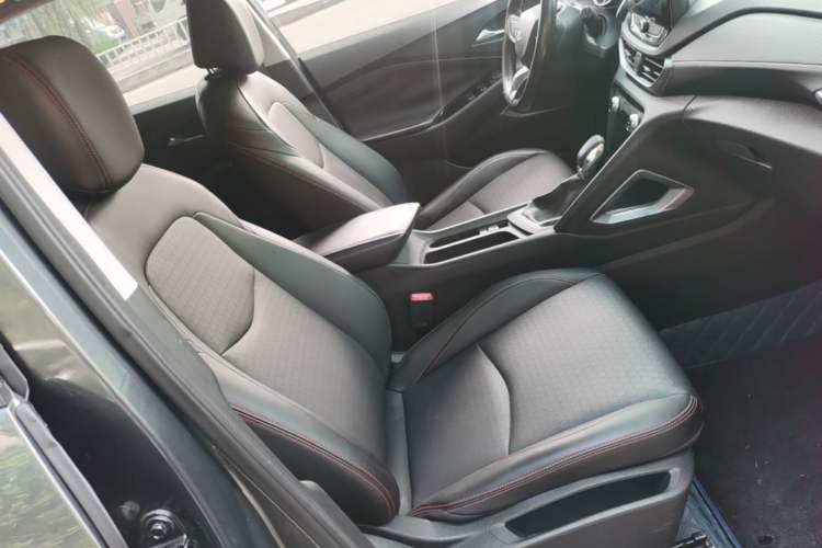 Used Chevrolet Orlando 2018 Redline 530T Automatic Enjoyment Edition (5+2 Model) – China V Standard Right Front Seat
