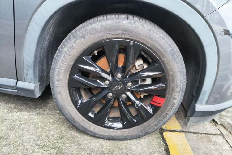 Used Chevrolet Orlando 2018 Redline 530T Automatic Zhaoxiang Edition (5+2 Seating) – China V Standard Right Front Wheel Hub