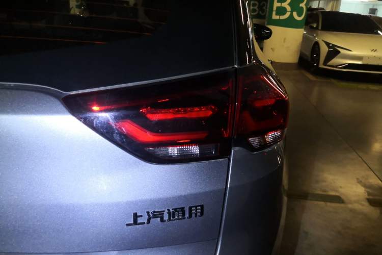 Used Chevrolet Orlando 2018 Redline 530T Automatic Enjoyment Edition (5+2 Model) – China V Standard Right Rear Taillight