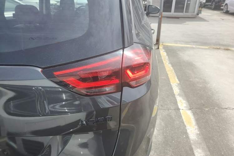 Used Chevrolet Orlando 2018 Redline 530T Automatic Enjoyment Edition (5+2 Model) – China V Standard Right Rear Taillight