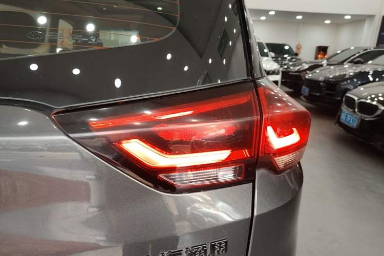 Used Chevrolet Orlando 2018 Redline 530T Automatic Enjoyment Edition (5+2 Model) – China V Standard Right Rear Taillight