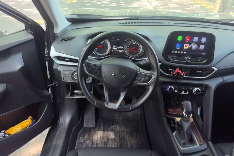 Used Chevrolet Orlando 2018 Redline 530T Automatic Zhaoxiang Edition (5+2 Seating) – China V Standard Steering Wheel