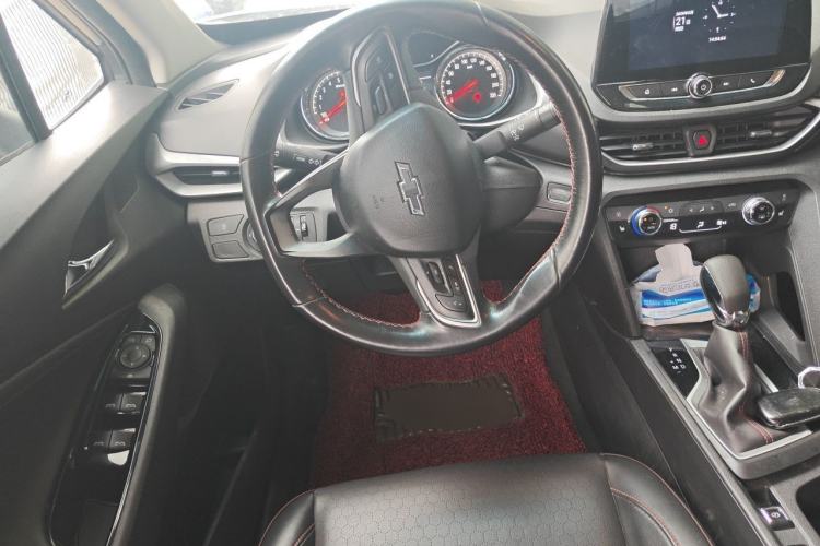 Used Chevrolet Orlando 2018 Redline 530T Automatic Zhaoxiang Edition (5+2 Seating) – China V Standard Steering Wheel