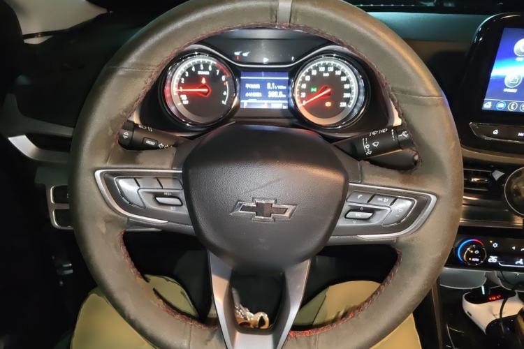 Used Chevrolet Orlando 2018 Redline 530T Automatic Zhaoxiang Edition (5+2 Seating) – China V Standard Steering Wheel