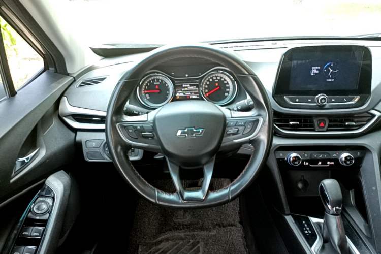 Used Chevrolet Orlando 2018 Redline 530T Automatic Enjoyment Edition (5+2 Model) – China V Standard Steering Wheel