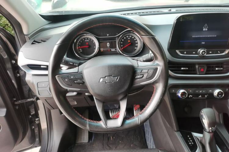 Used Chevrolet Orlando 2018 Redline 530T Automatic Enjoyment Edition (5+2 Model) – China V Standard Steering Wheel