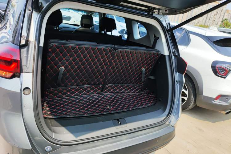 Used Chevrolet Orlando 2018 Redline 530T Automatic Enjoyment Edition (5+2 Model) – China V Standard Trunk